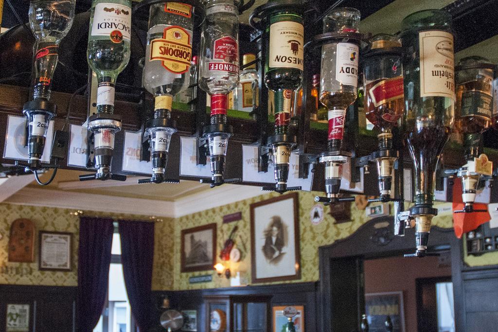 Hajo'S Germania Lodge & Irish Pub Rüdesheim am Rhein Exteriér fotografie