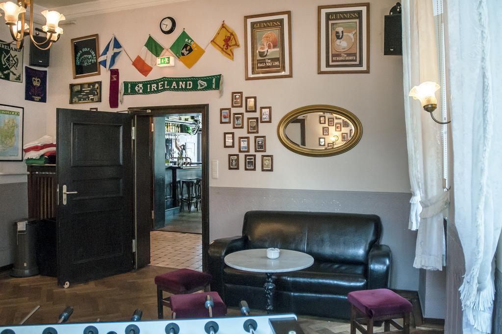 Hajo'S Germania Lodge & Irish Pub Rüdesheim am Rhein Exteriér fotografie