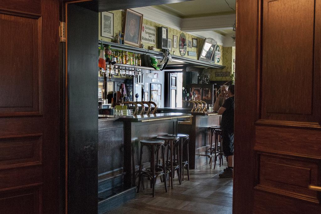 Hajo'S Germania Lodge & Irish Pub Rüdesheim am Rhein Exteriér fotografie